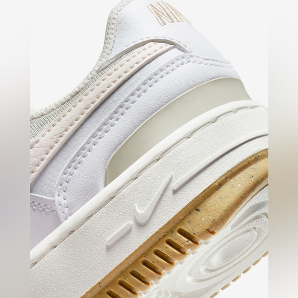 NEW Nike Gamma Force Shoes Womens Sz 10
White Athletic Leather Sneakers Trainers - Picture 9 of 10